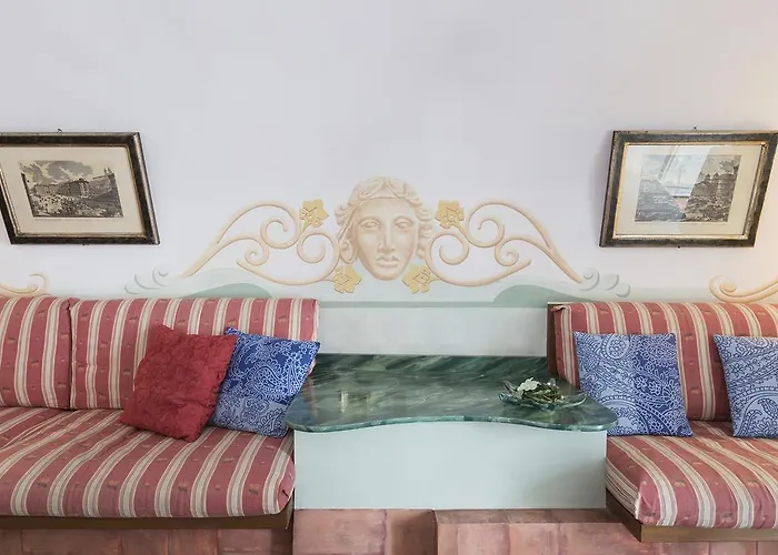 Piazza Colonna Apartment - Charme Holidays