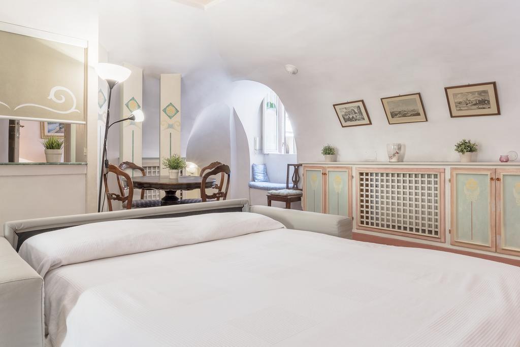 Piazza Colonna - Charme Holidays Appartement *